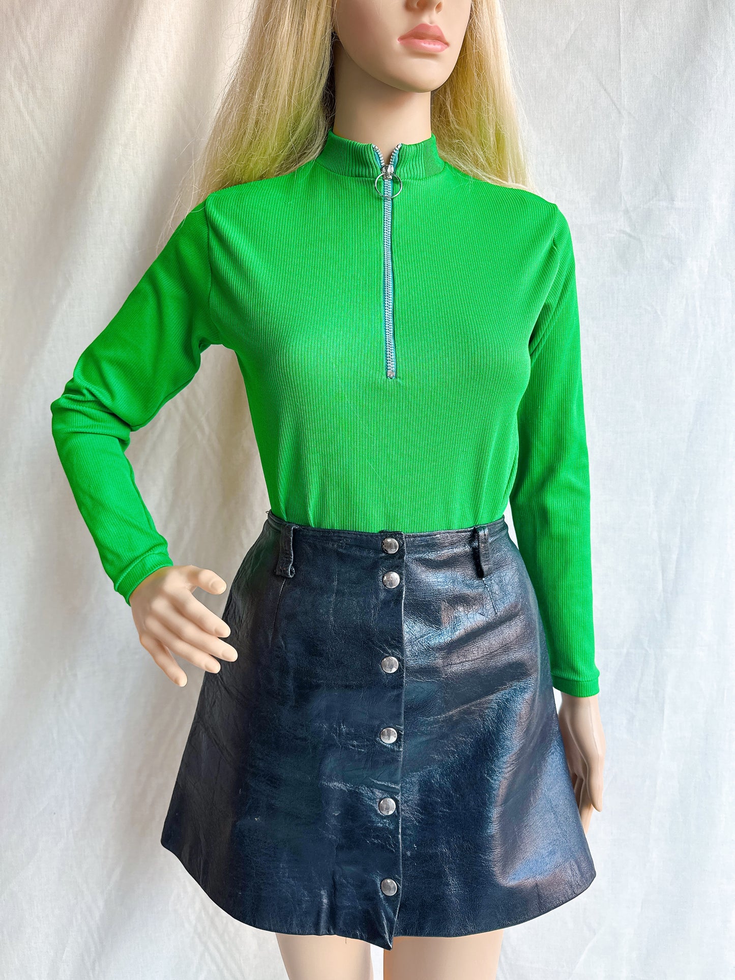 1960s Kelly Green Ribbed O-Ring Zipper Top