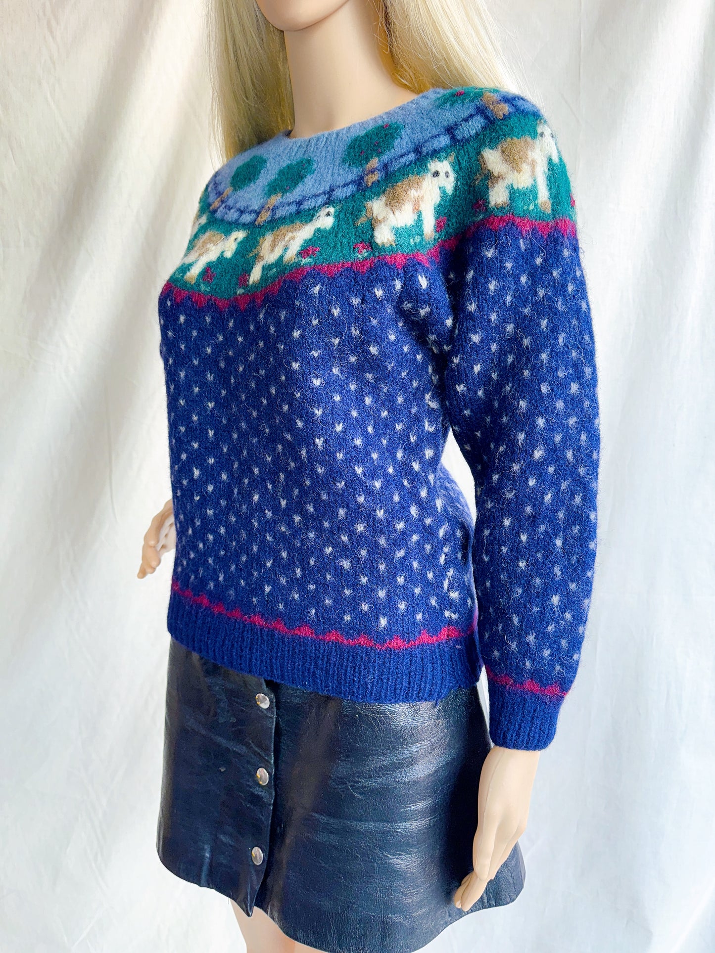 Vintage Novelty Cow Scenery Shetland Wool Sweater
