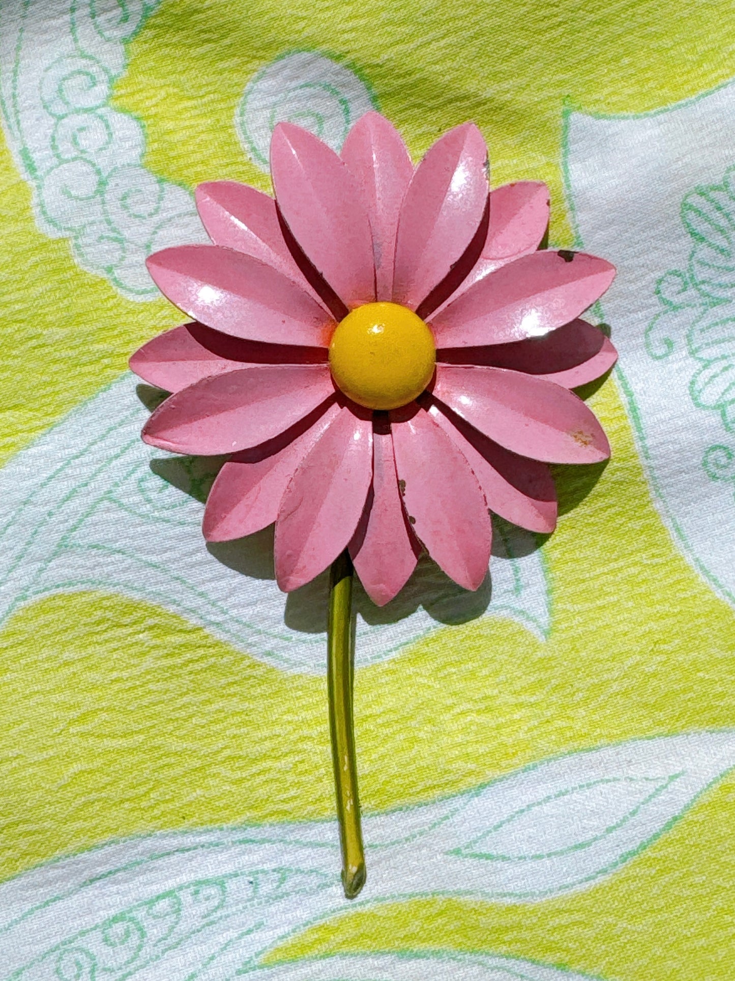1960s Pink & Yellow Daisy Flower Power Enamel Pin