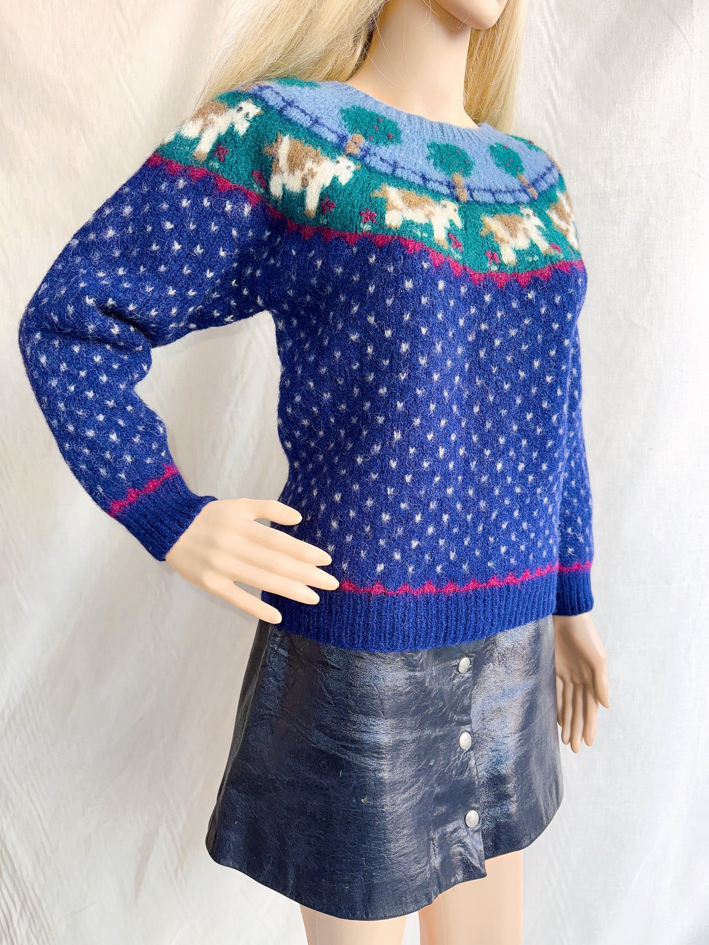 Vintage Novelty Cow Scenery Shetland Wool Sweater