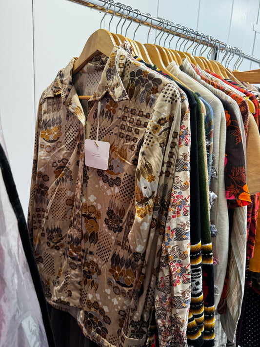 1970s Beige Floral Novelty Button Up Top