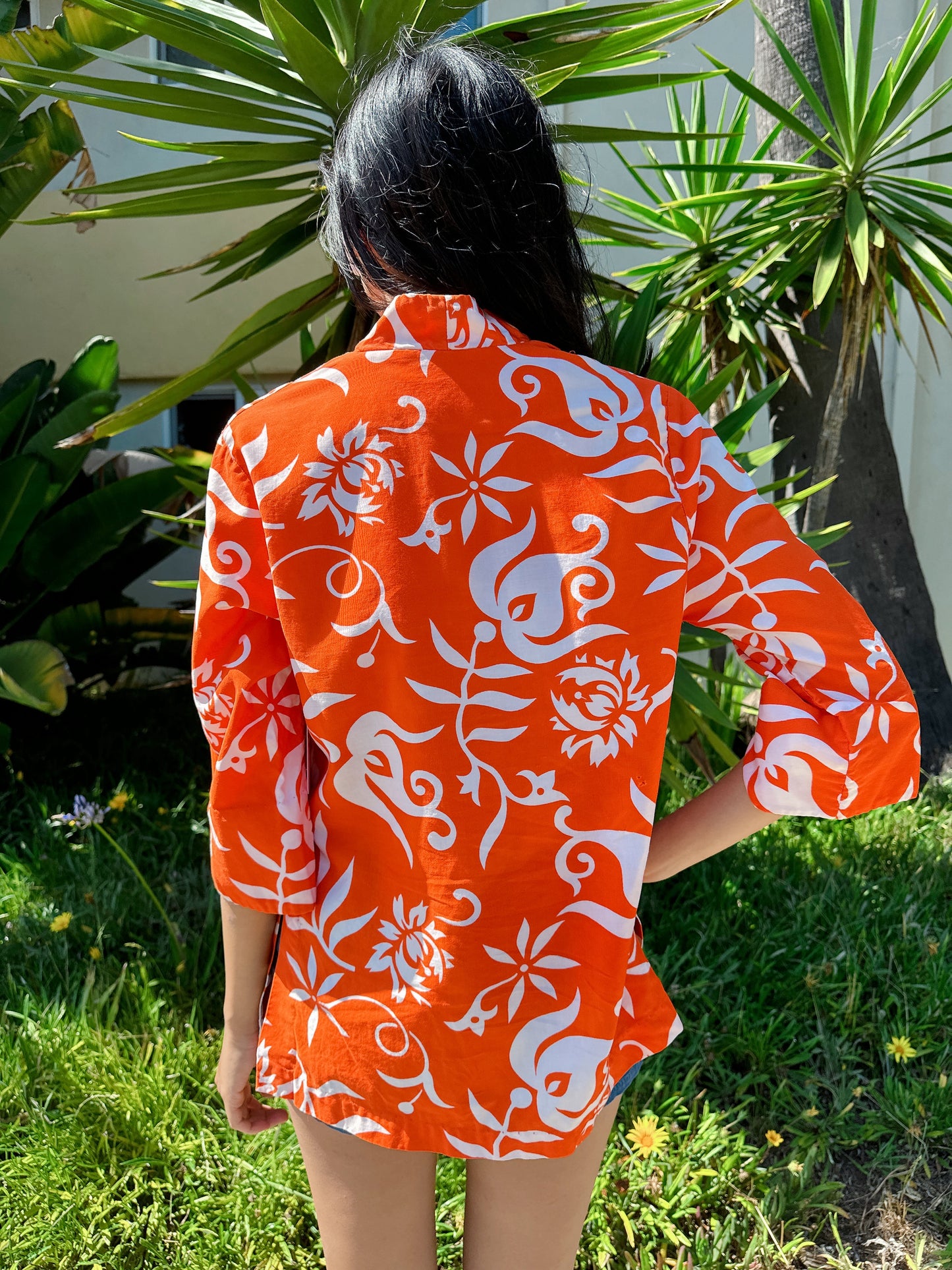 1960s Orange & White Hawaiian Frog Closure Top