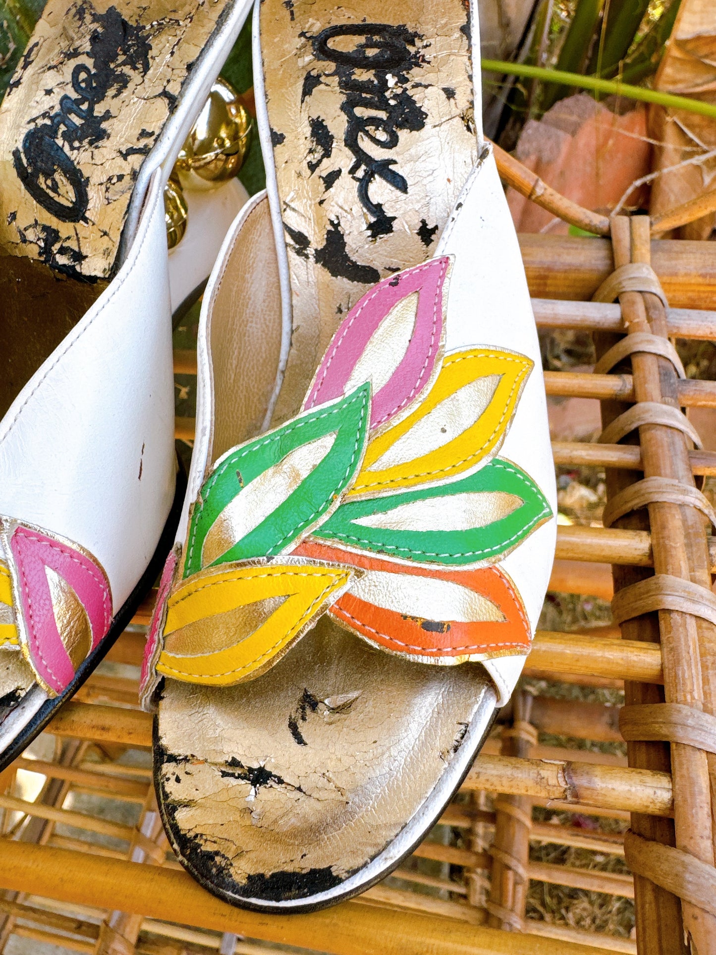 1950s Tropical White and Gold Boomerang Sphere Heel Sandals