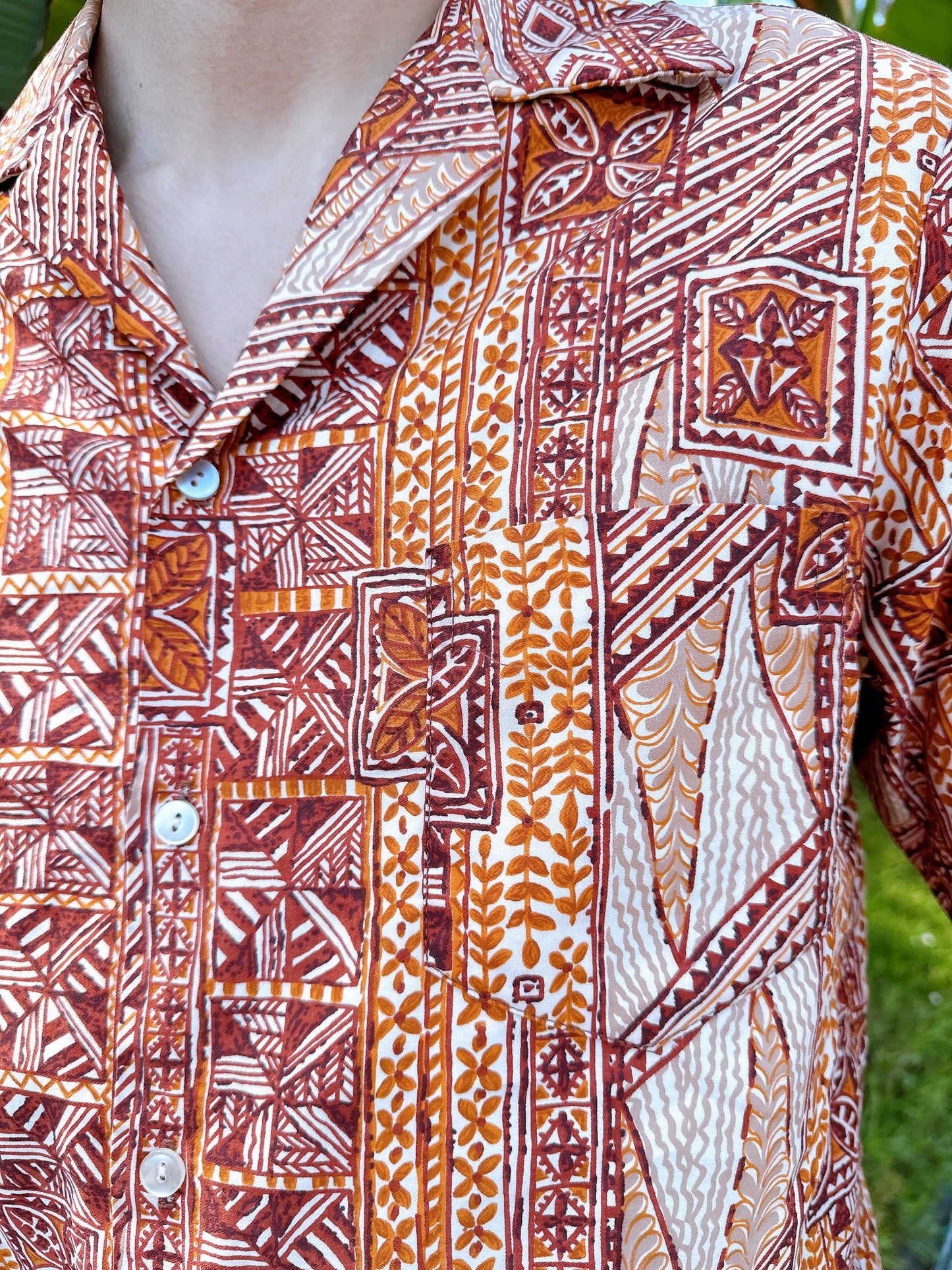 1970s Hilo Hattie Brown Hawaiian Shirt