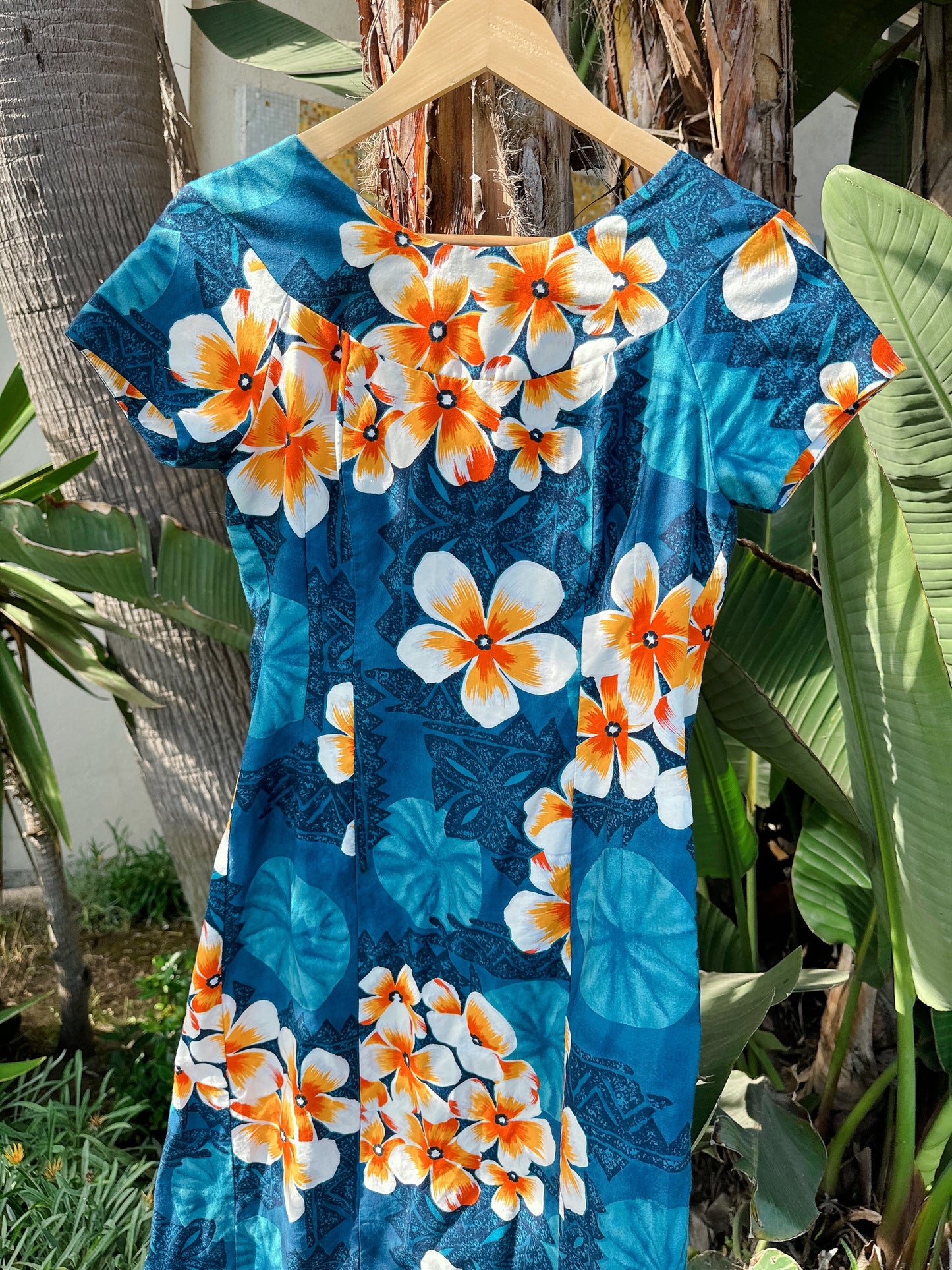 1960s Blue Plumeria Floral Hawaiian Maxi Dress