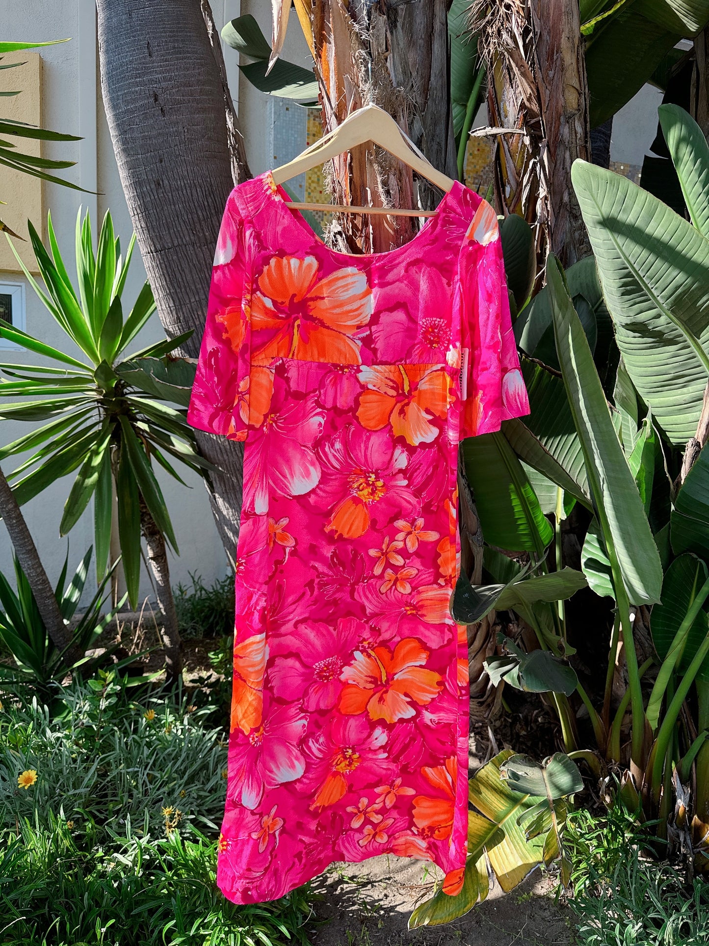 1970s Hot Pink Hibiscus Flutter Sleeve Hawaiian Maxi Dress