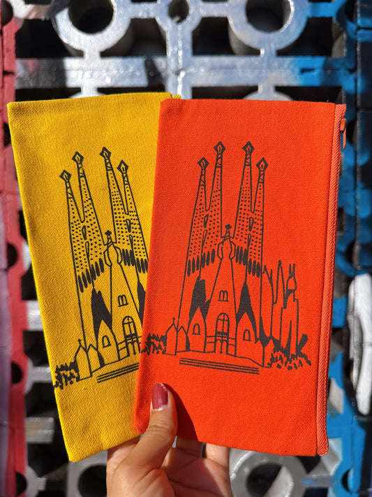 Vintage La Sagrada Famila Zipper Pouch