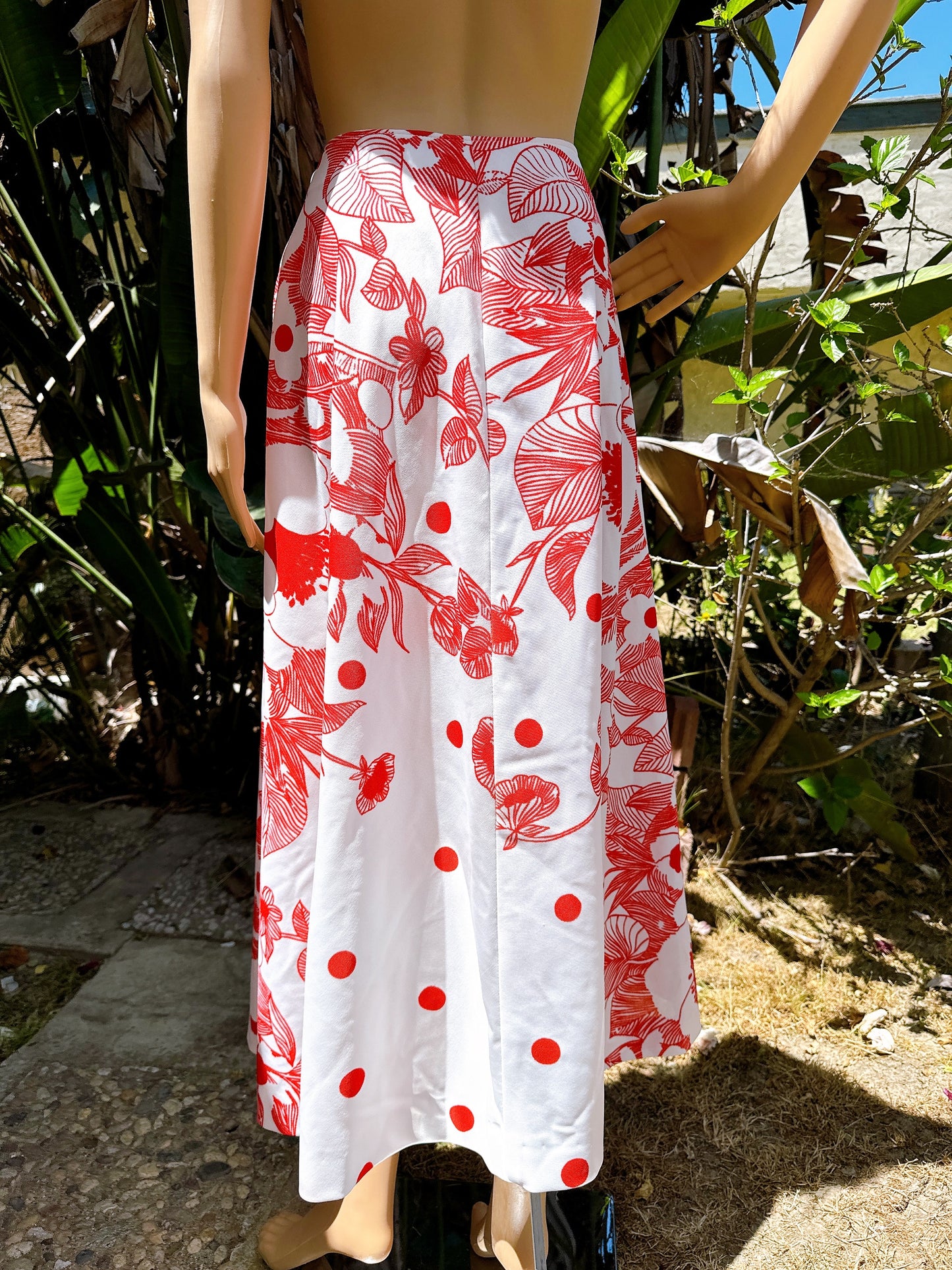 1970s Red & White Floral Placement Button Front Skirt