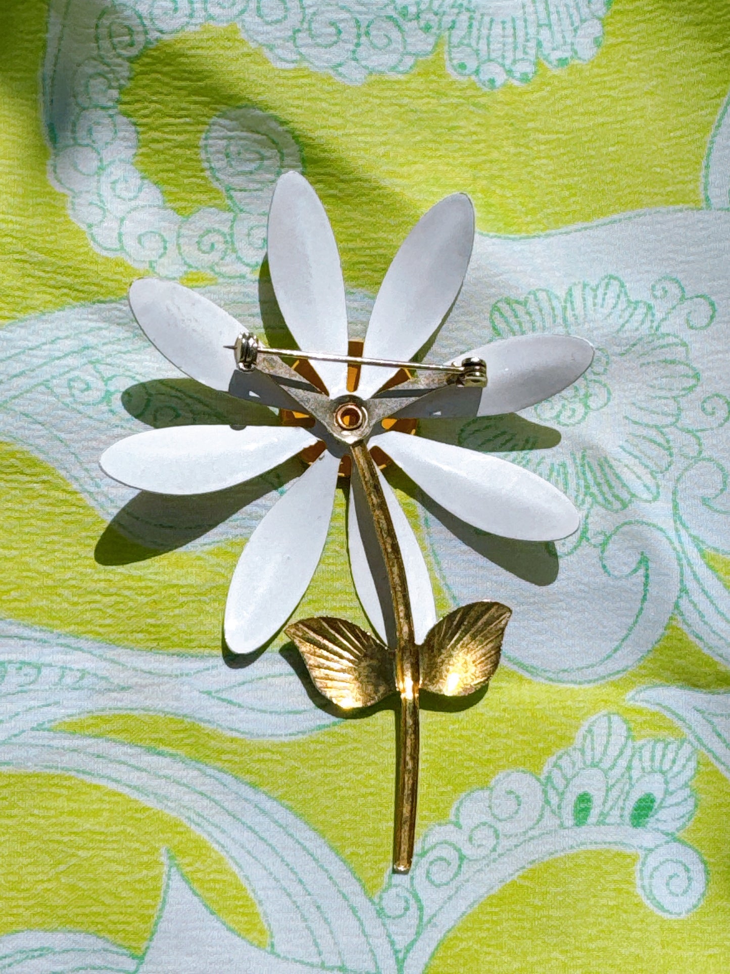 1960s White & Yellow Daisy Flower Power Enamel Pin