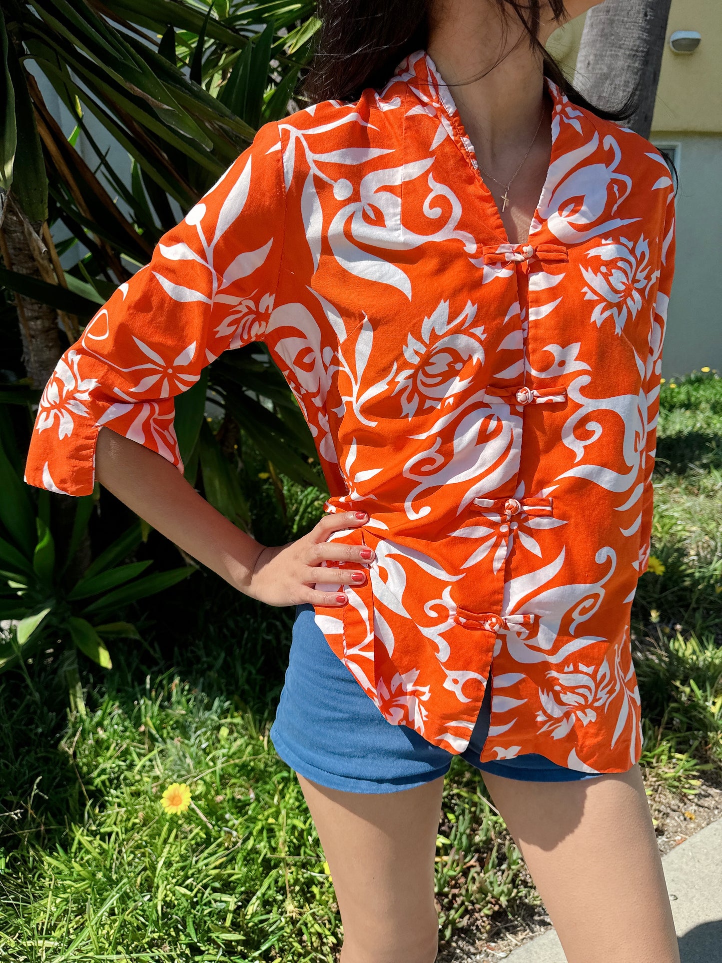 1960s Orange & White Hawaiian Frog Closure Top