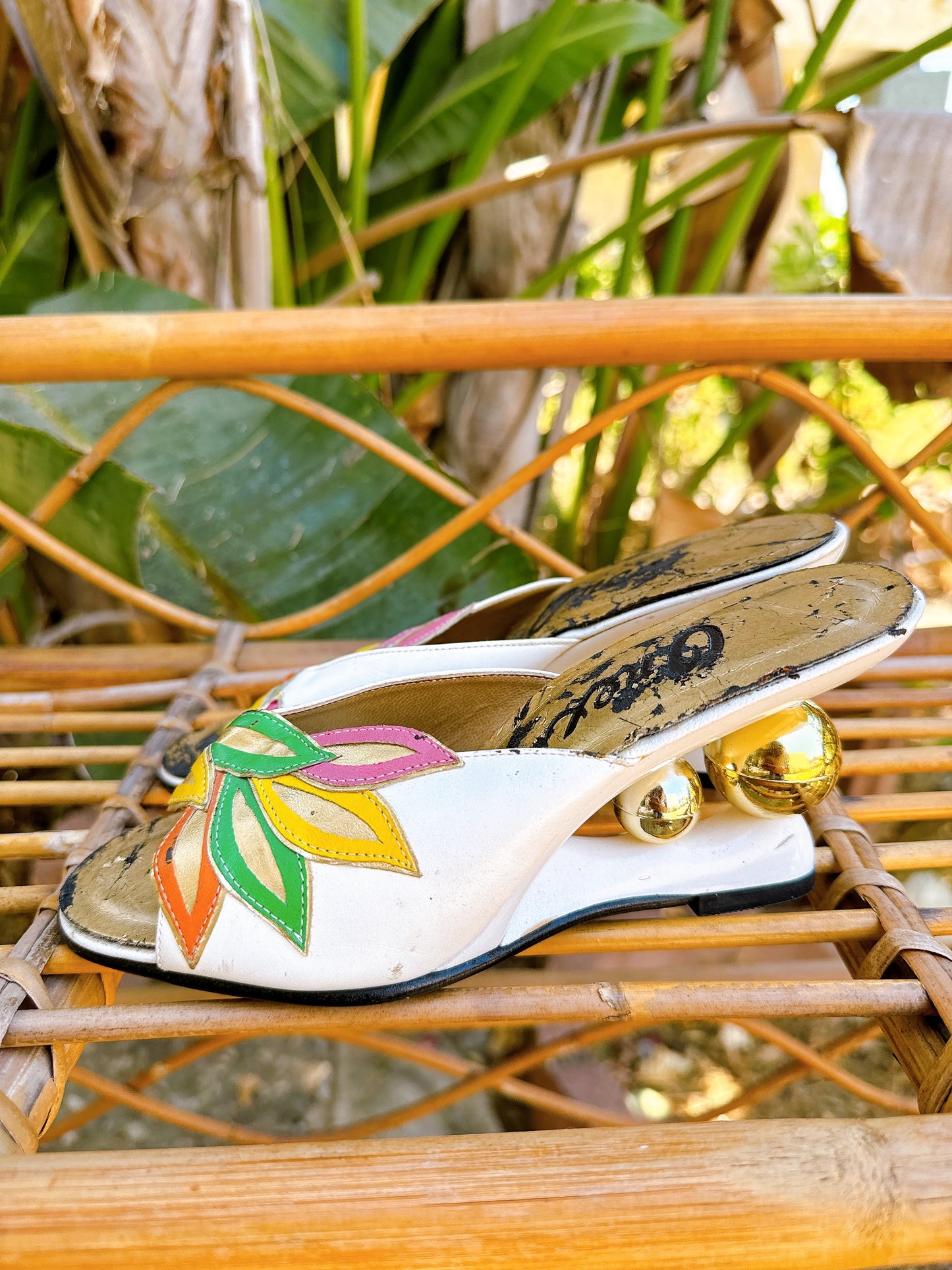 1950s Tropical White and Gold Boomerang Sphere Heel Sandals