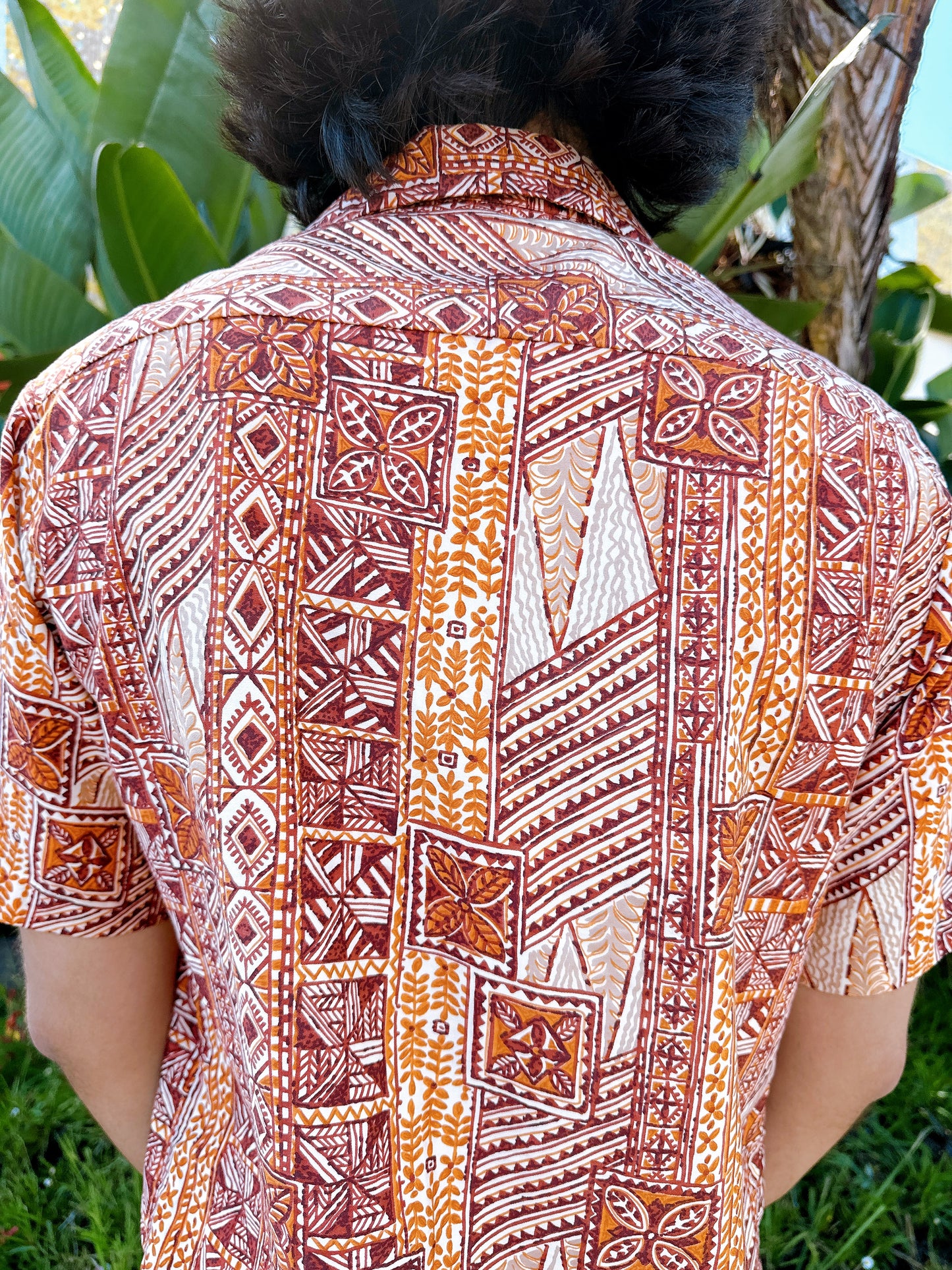 1970s Hilo Hattie Brown Hawaiian Shirt