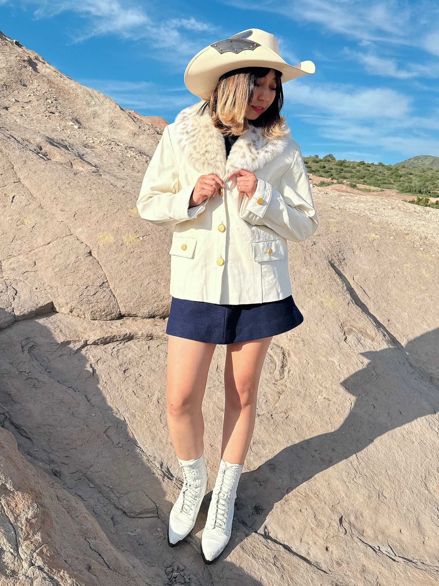 1990s Deadstock White Genuine Leather Jacket with Removable Faux Fur Collar