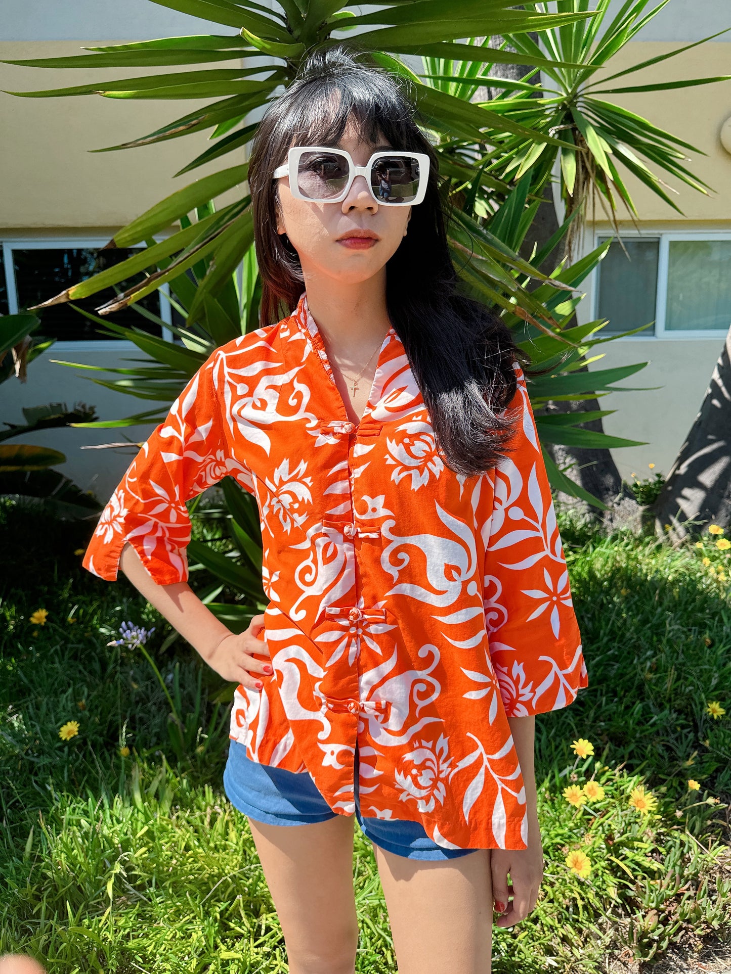 1960s Orange & White Hawaiian Frog Closure Top