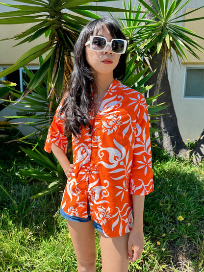 1960s Orange & White Hawaiian Frog Closure Top