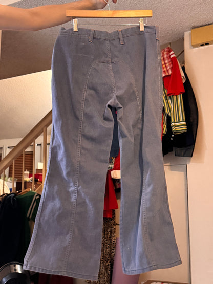 1970s Wrangler Faded Blue Denim Bell Bottom Jeans 34x27