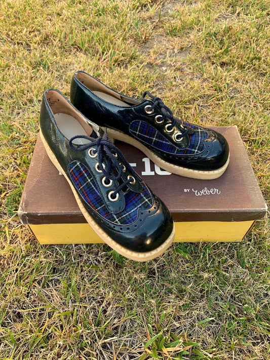 1970s Deadstock Plaid and Faux Leather Navy Oxford Lace Up Shoes Size 5.5/6